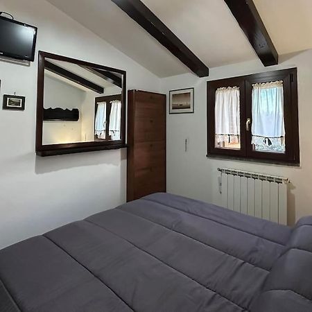 Free Parking La Bianca Neve Cottage Castel Di Sangro Eksteriør billede
